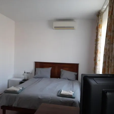 Demizson Panzio לינה וארוחת בוקר