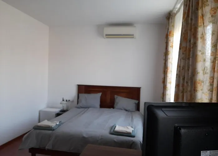 Demizson Panzio לינה וארוחת בוקר