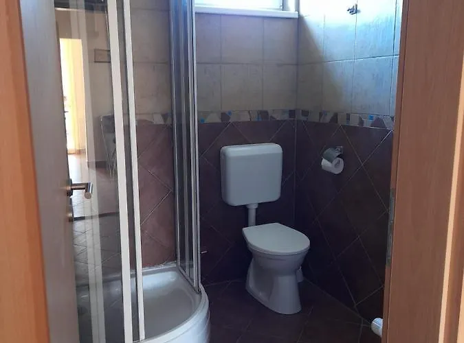 Demizson Panzio לינה וארוחת בוקר 3*