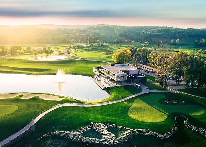 לינה וארוחת בוקר Demizson Panzio 3*