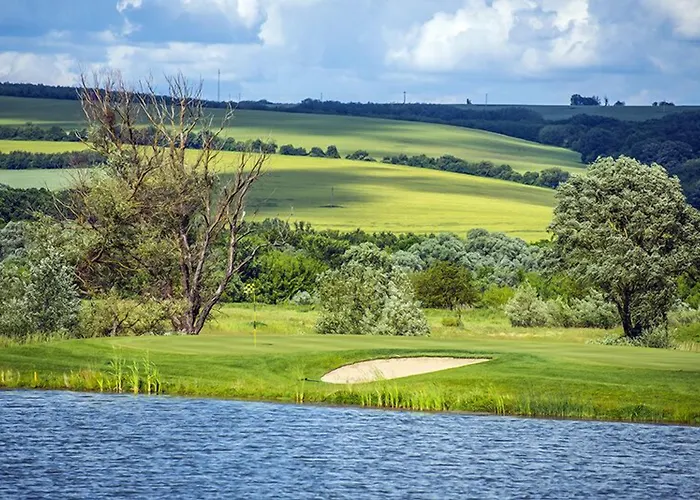 לינה וארוחת בוקר Demizson Panzio 3*