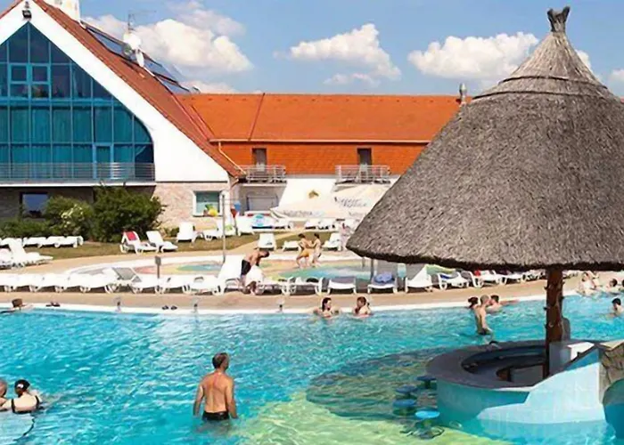 Demizson Panzio לינה וארוחת בוקר 3*