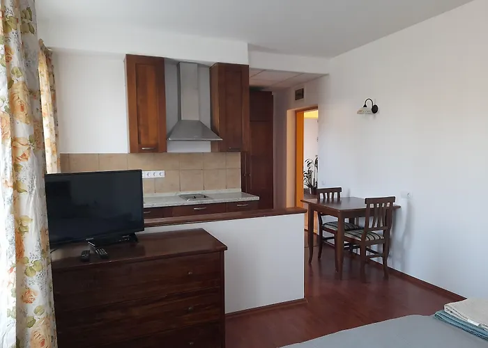 לינה וארוחת בוקר Demizson Panzio